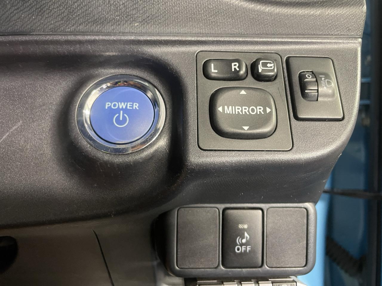 2013 Toyota Aqua S Hatchback REVERSING CAMERA + PARKING SENSORS