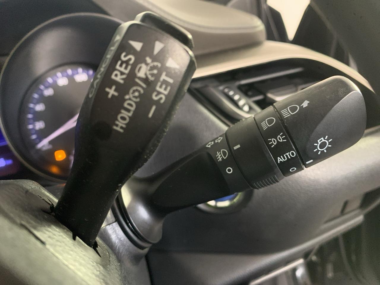 2020 Toyota C-HR Hybrid G RV/SUV CRUISE CONTROL + REVERSING CAMERA +  AUTO LIGHTS