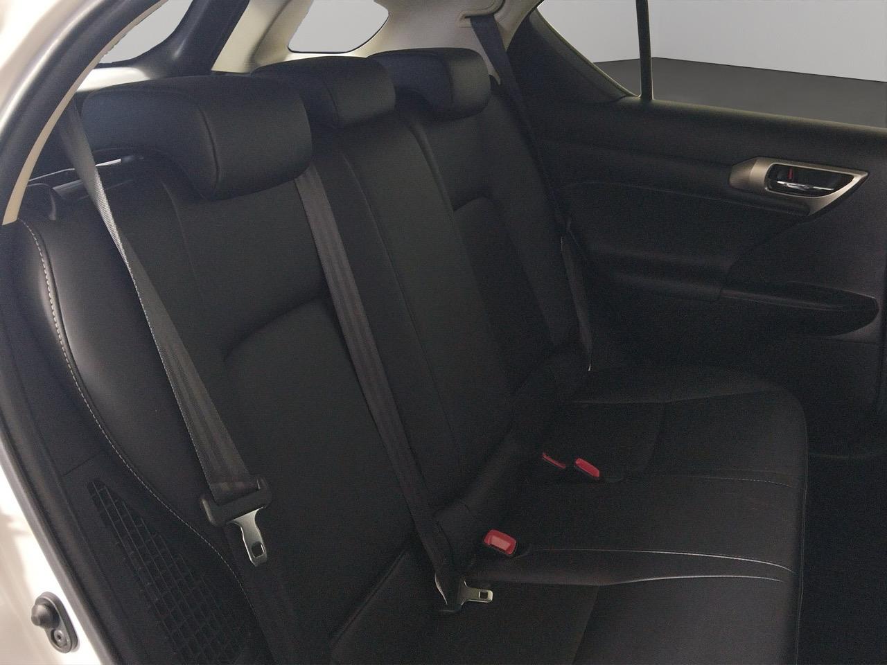 2015 Lexus CT200h Version C Hatchback PADDLE SHIFT + CRUISE CONTROL + PUSH SRART