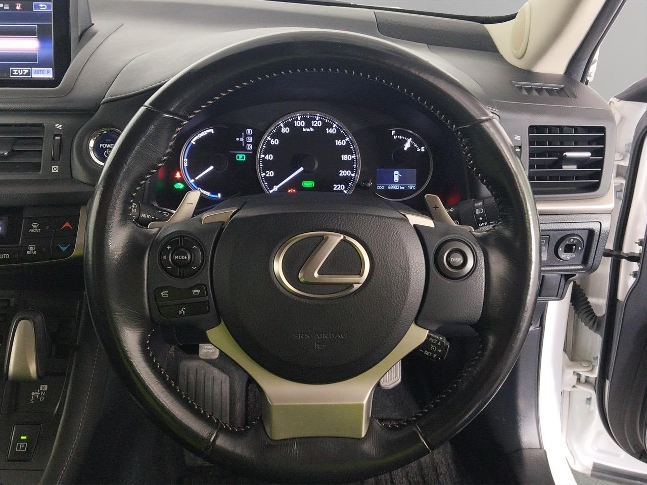2015 Lexus CT200h Version C Hatchback PADDLE SHIFT + CRUISE CONTROL + PUSH SRART