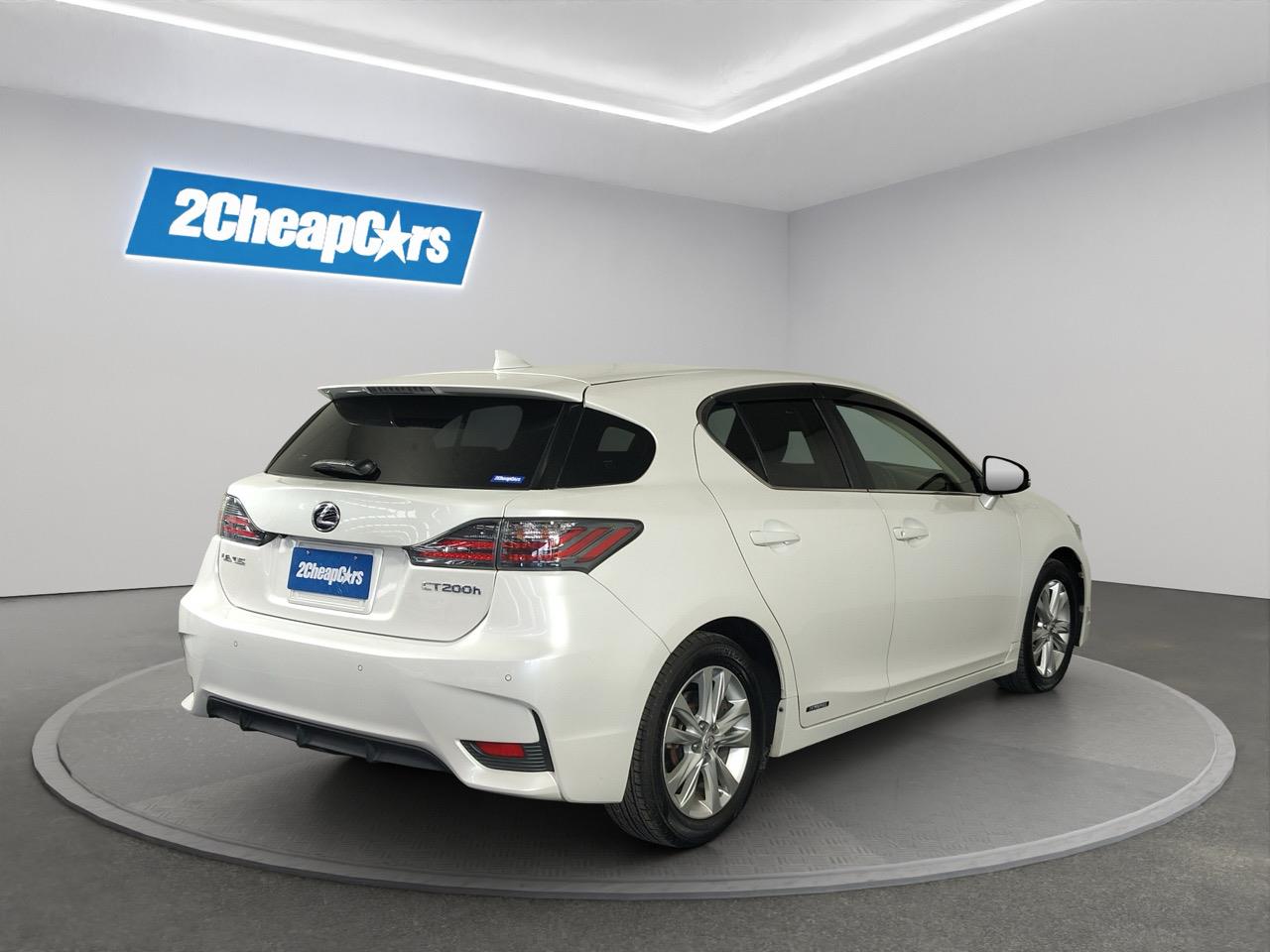 2015 Lexus CT200h Version C Hatchback PADDLE SHIFT + CRUISE CONTROL + PUSH SRART