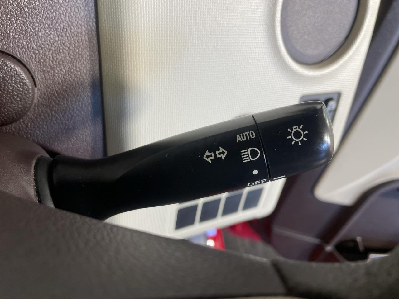 2012 Toyota SPADE 1.5 Y  AUTO LIGHTS + GREAT FUEL EFFICIENCY