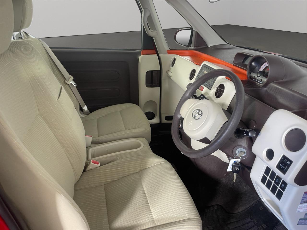 2012 Toyota SPADE 1.5 Y  AUTO LIGHTS + GREAT FUEL EFFICIENCY