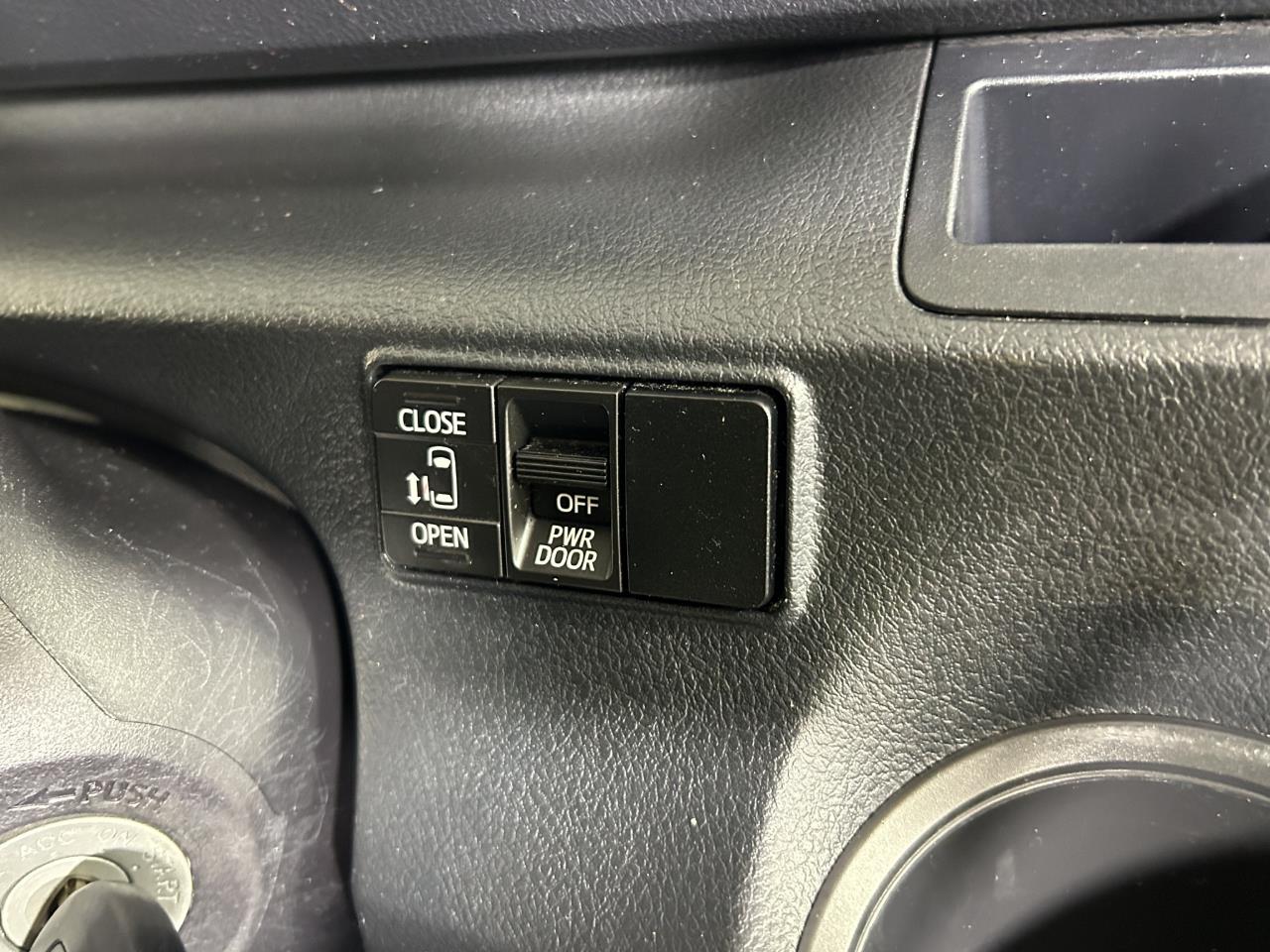 2016 Toyota Sienta HYBRID X Hatchback REVERSING CAMERA + GREAT SPACE AND FUEL EFFICIENCY