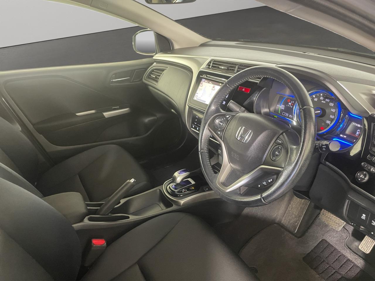 2014 Honda Grace Hybrid LX Sedan LOW KM + REVERSING CAMERA + AUTO LIGHTS