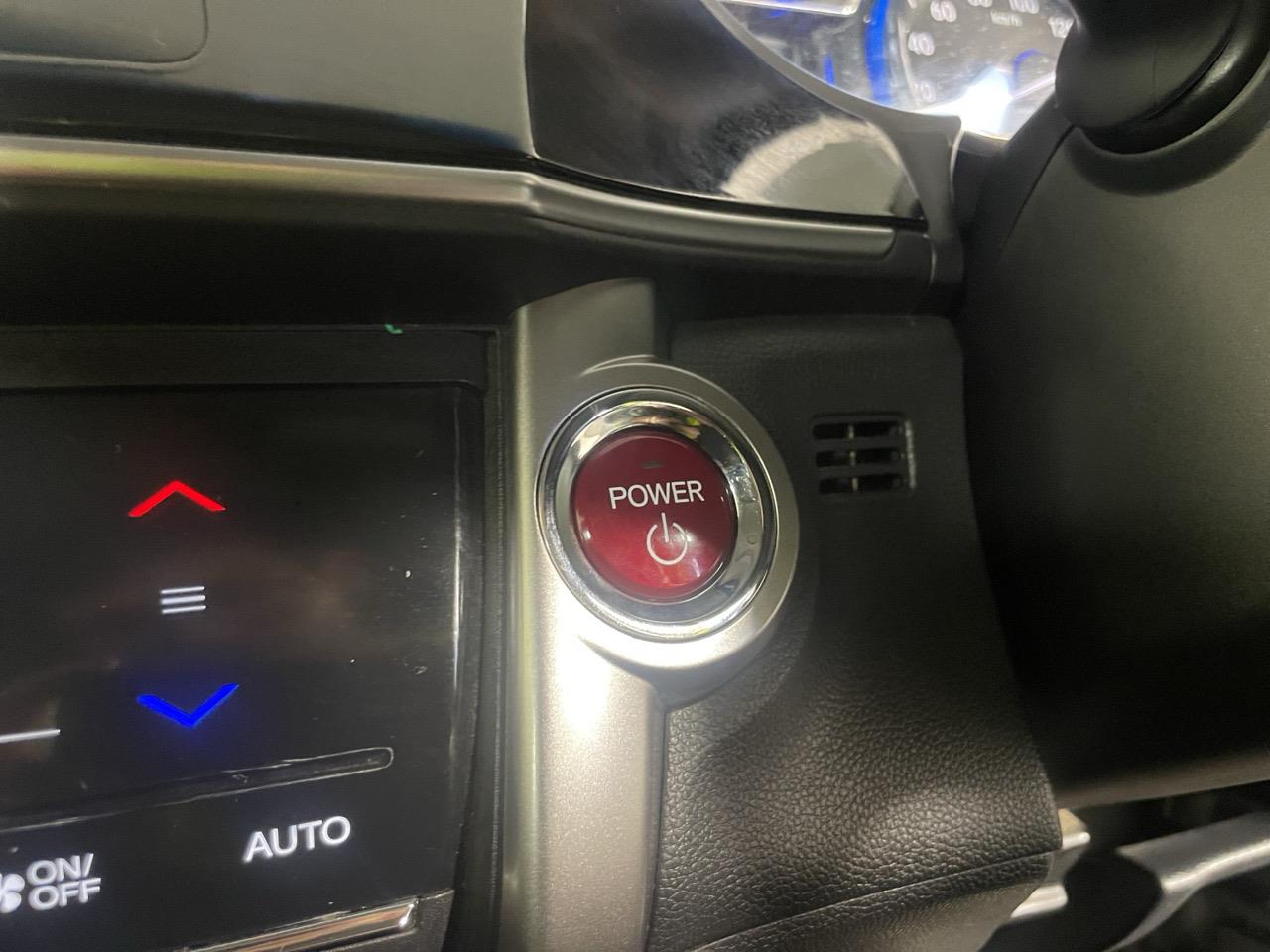 2014 Honda Grace Hybrid LX Sedan LOW KM + REVERSING CAMERA + AUTO LIGHTS