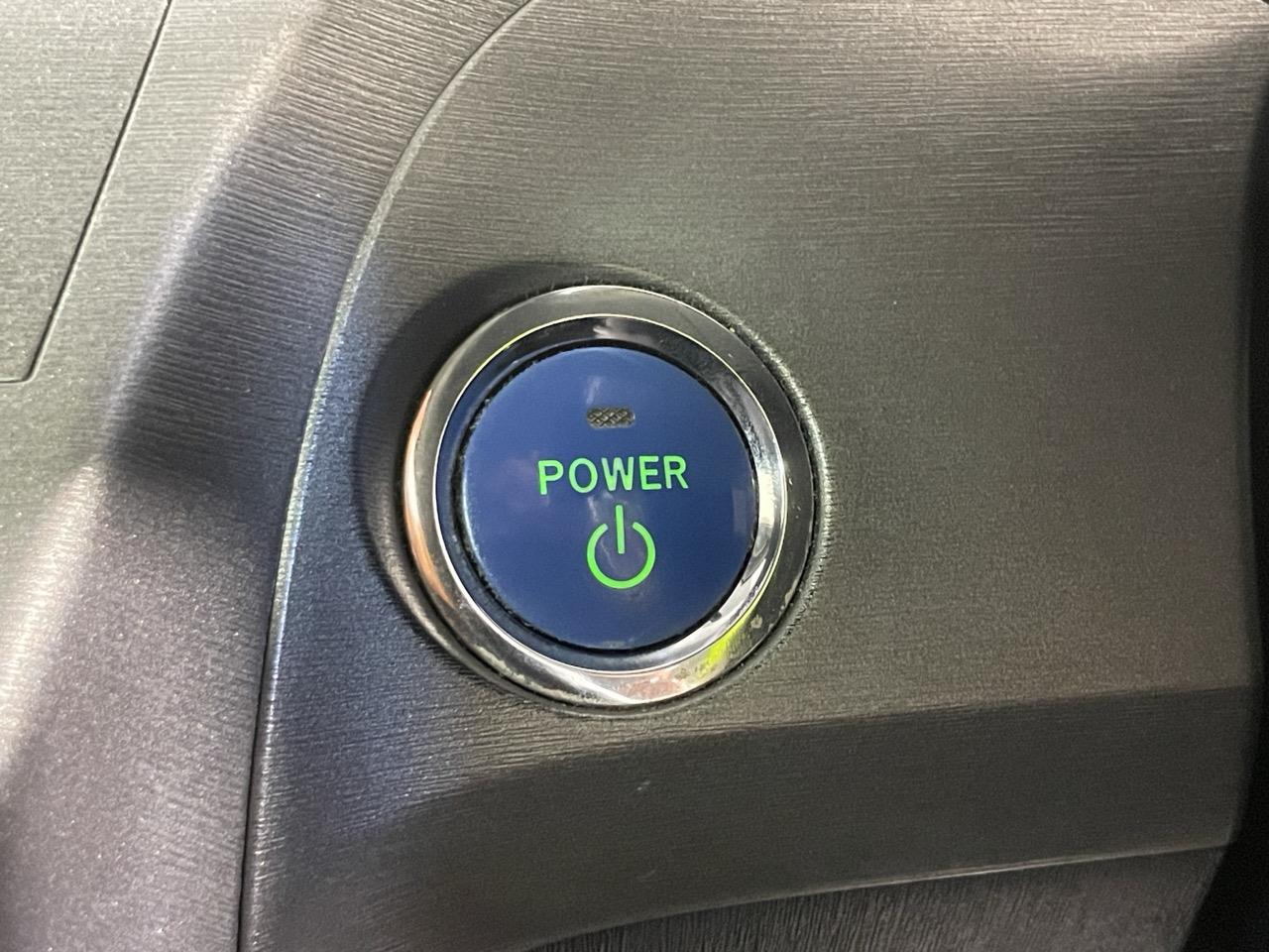 2012 Toyota Prius G Station Wagon REVERSING CAMERA + PUSH START + AUTO LIGHTS