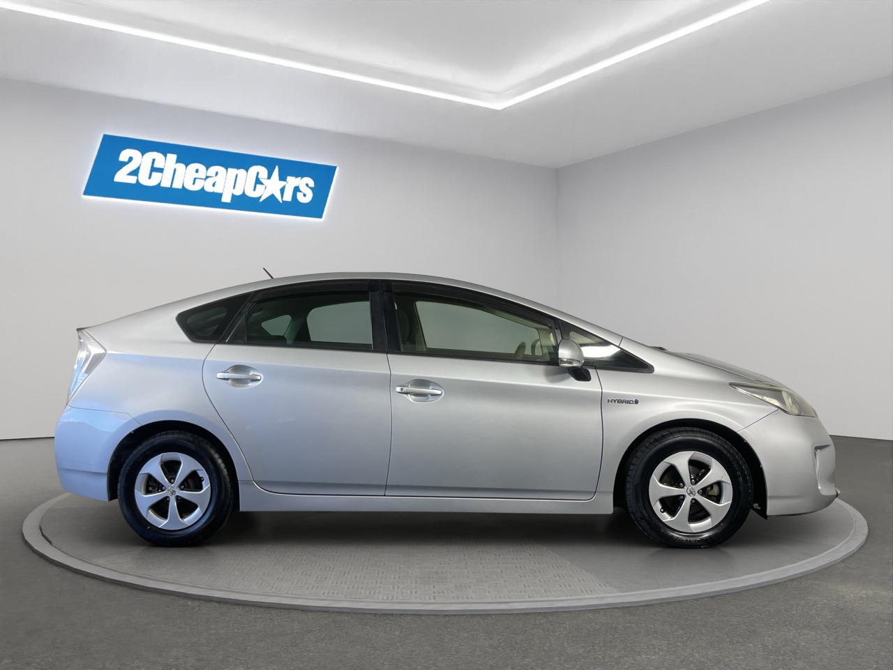 2012 Toyota Prius G Station Wagon REVERSING CAMERA + PUSH START + AUTO LIGHTS