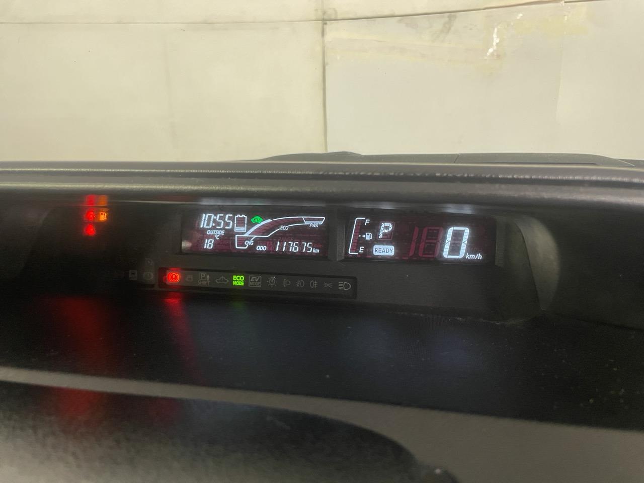 2015 Toyota Aqua X-URBAN Hatchback REVERSING CAMERA + AUTO LIGHTS + PUSH START