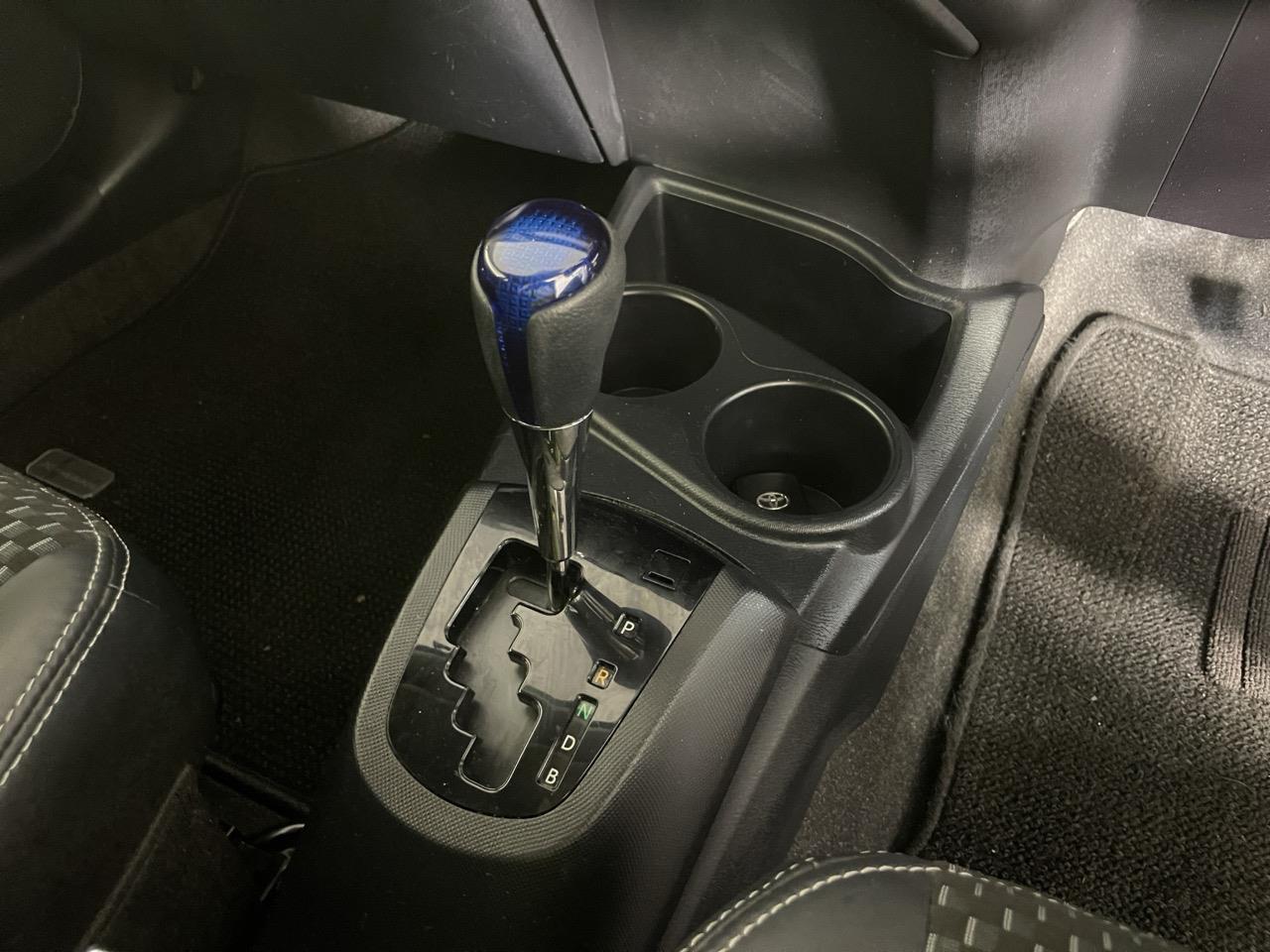 2015 Toyota Aqua X-URBAN Hatchback REVERSING CAMERA + AUTO LIGHTS + PUSH START