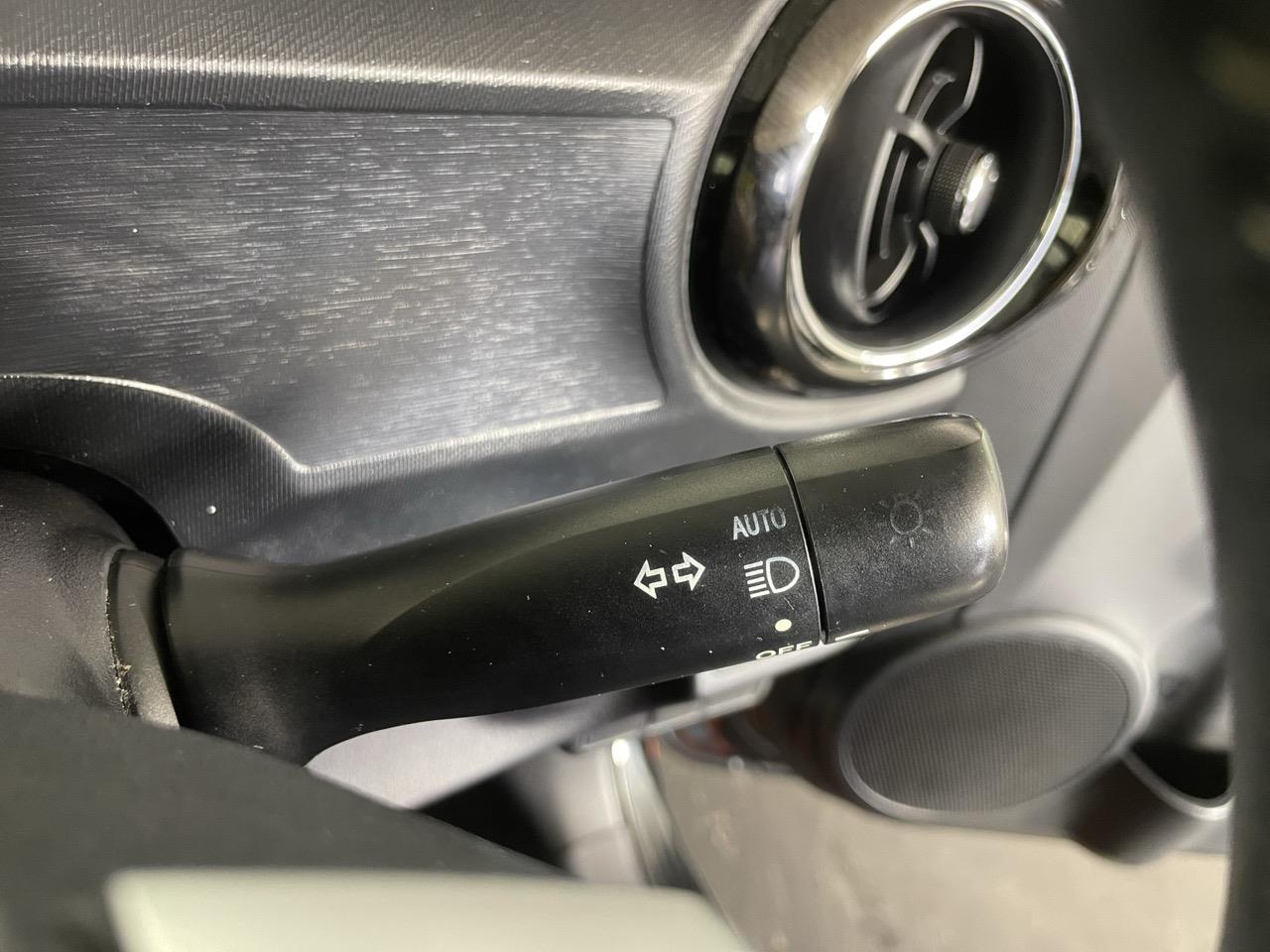 2015 Toyota Aqua X-URBAN Hatchback REVERSING CAMERA + AUTO LIGHTS + PUSH START