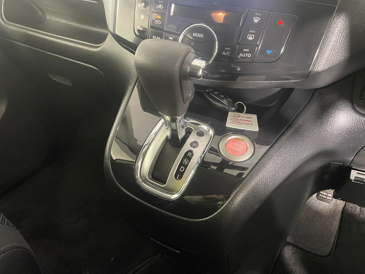 2013 Nissan Serena Hybrid People Mover REVESING CAMERA + PUSH SRART + AUTO LIGHTS