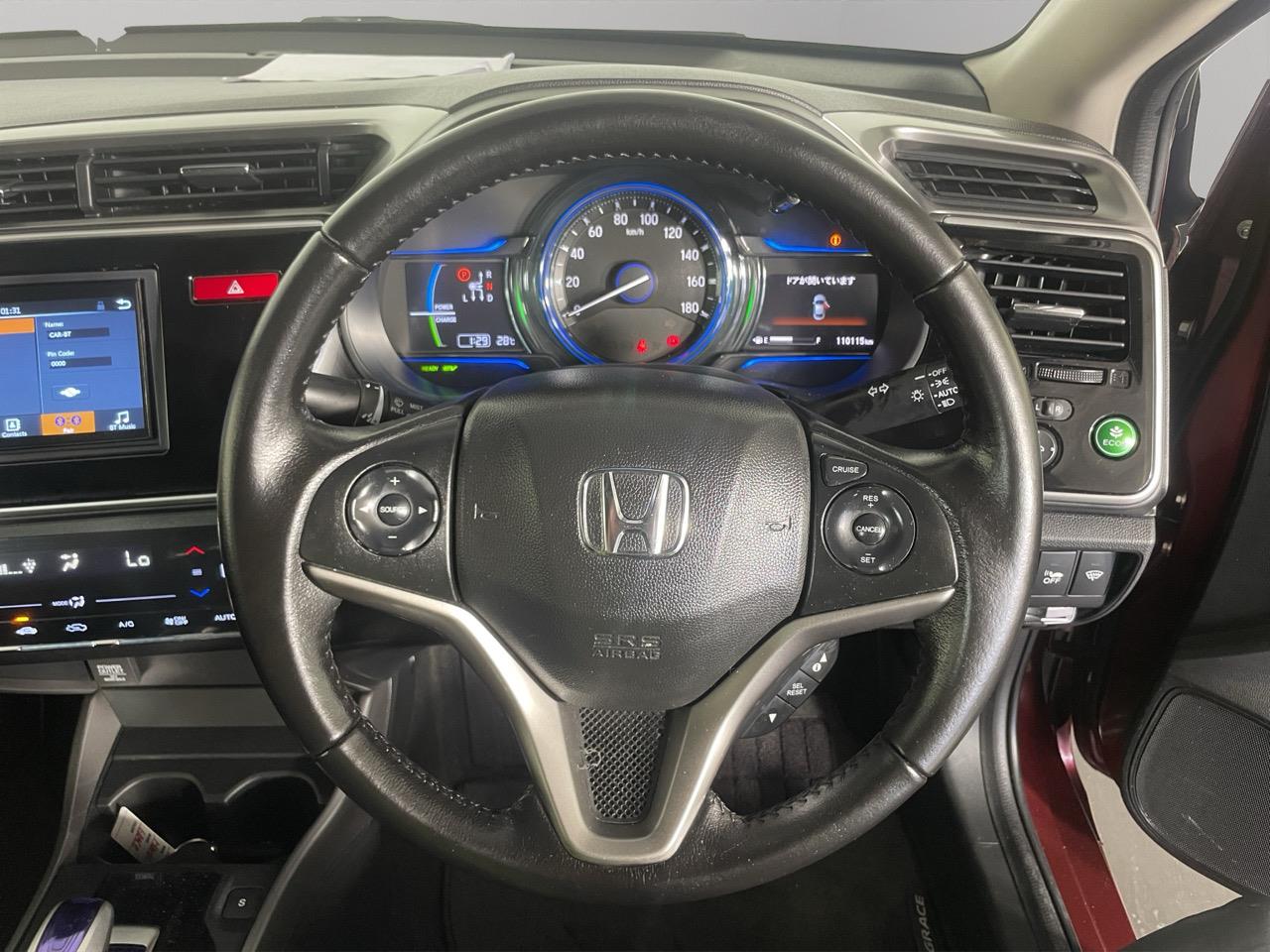 2015 Honda GRACE Hybrid Saloon REVERSING CAMERA + AUTO LIGHTS + PUSH START