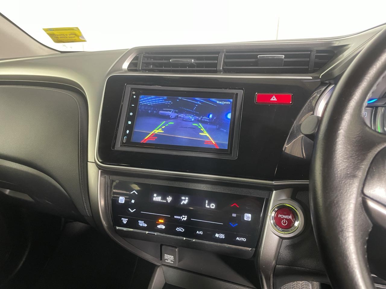 2015 Honda GRACE Hybrid Saloon REVERSING CAMERA + AUTO LIGHTS + PUSH START