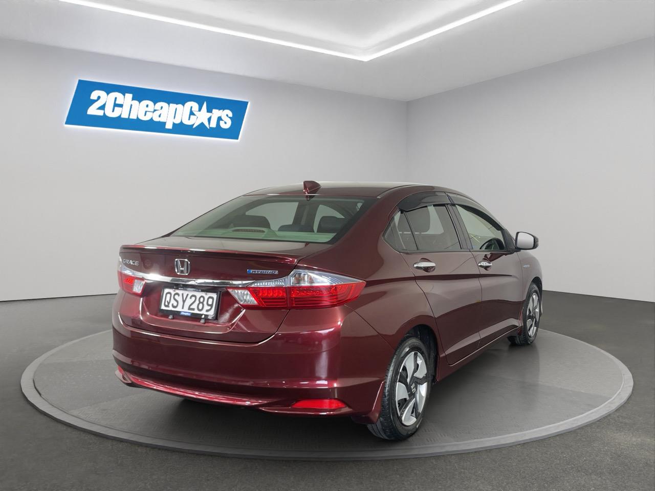 2015 Honda GRACE Hybrid Saloon REVERSING CAMERA + AUTO LIGHTS + PUSH START