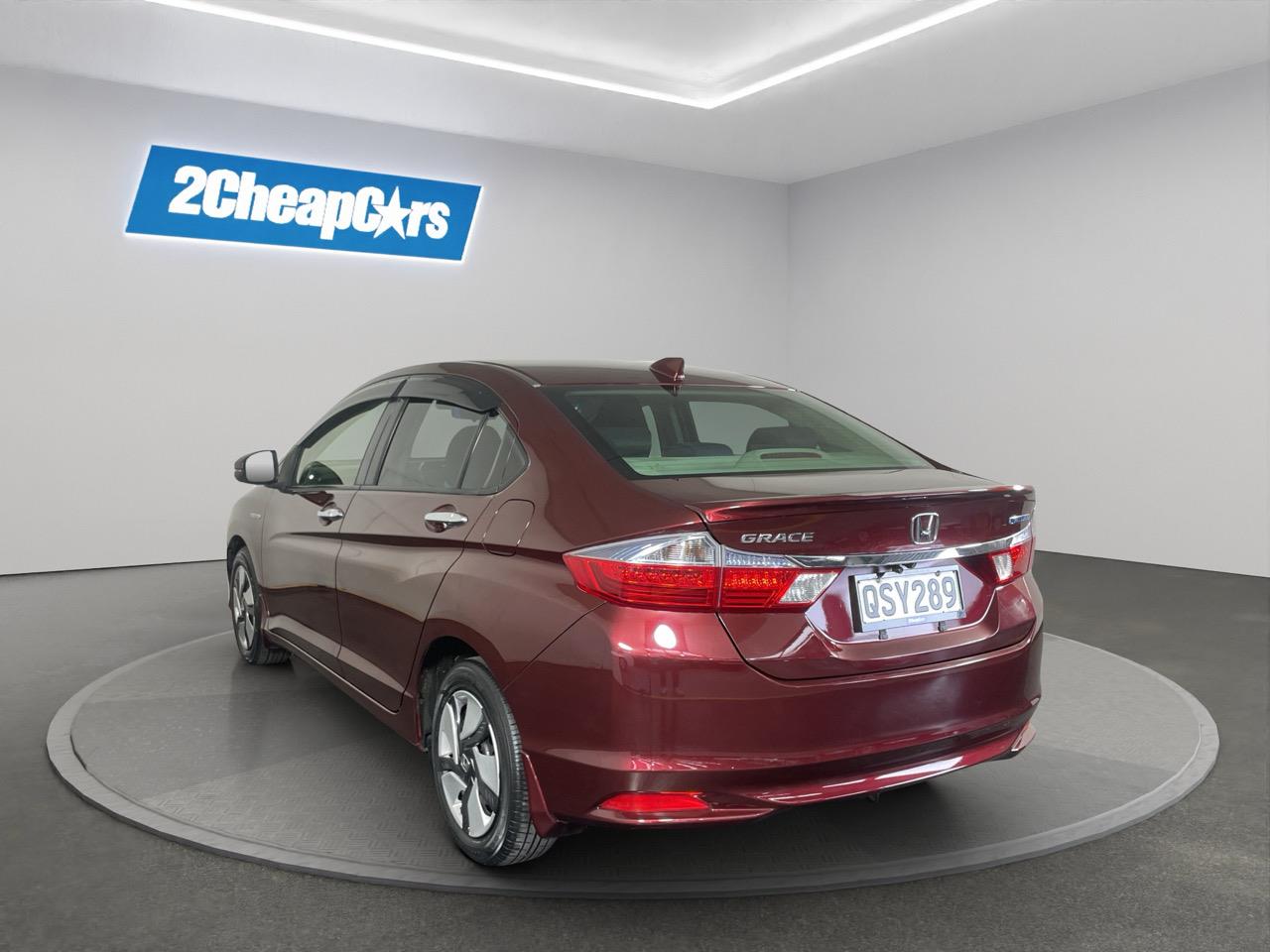 2015 Honda GRACE Hybrid Saloon REVERSING CAMERA + AUTO LIGHTS + PUSH START