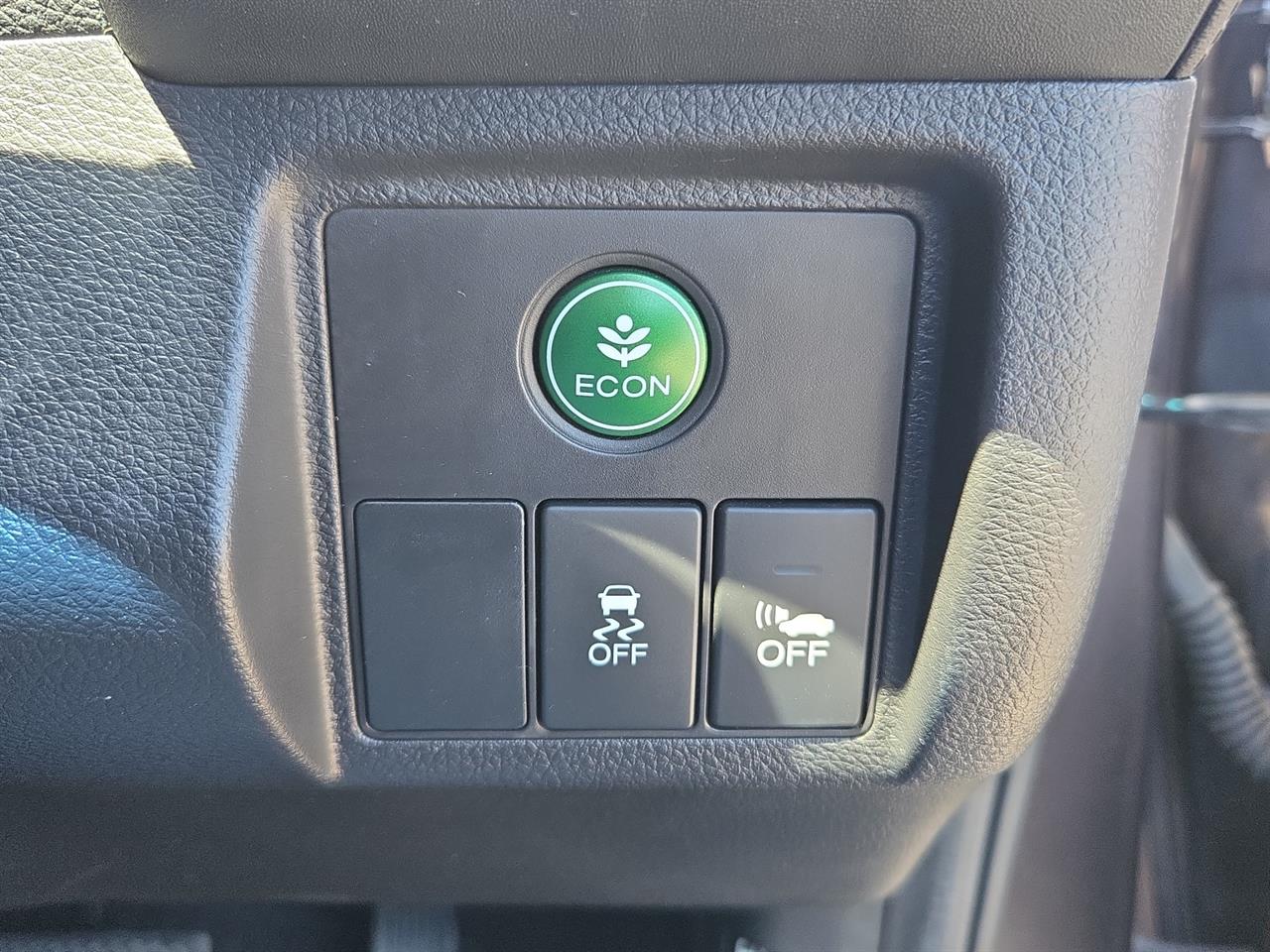 2014 Honda Vezel HYBRID X RV/SUV REVERSING CAMERA + SMART KEY + CRUISE CONTROL