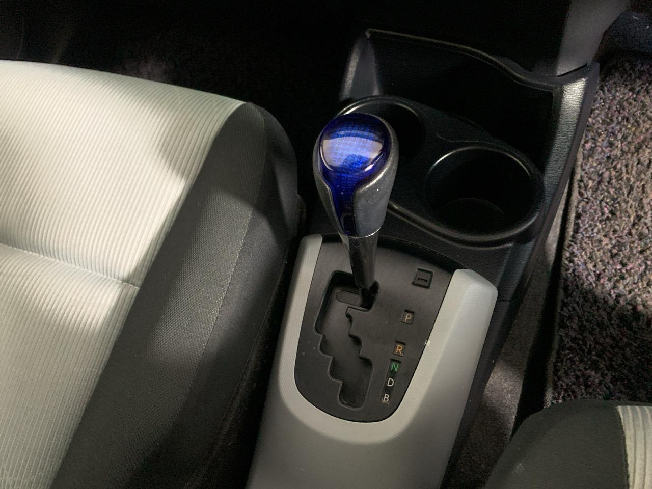 2013 Toyota Aqua S Hatchback PUSH BUTTON START + AUTO LIGHTS + REVERSING CAMERA