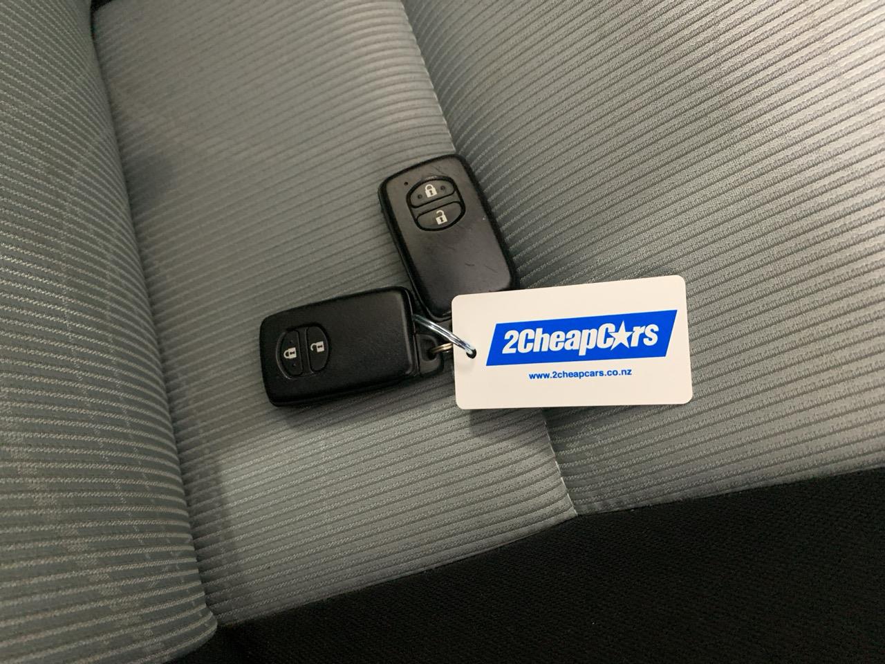 2013 Toyota Aqua S Hatchback PUSH BUTTON START + AUTO LIGHTS + REVERSING CAMERA