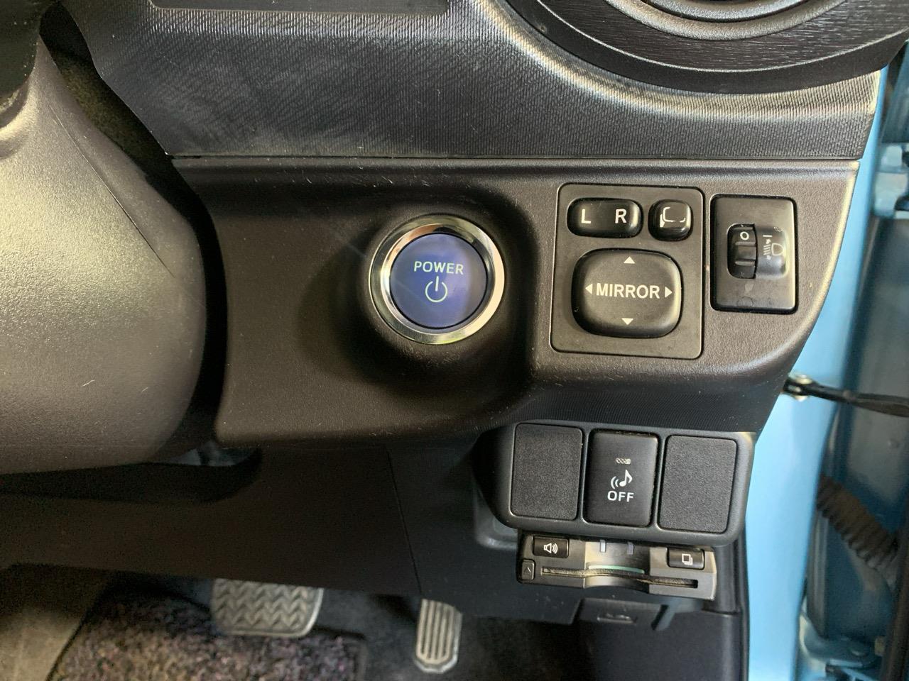 2013 Toyota Aqua S Hatchback PUSH BUTTON START + AUTO LIGHTS + REVERSING CAMERA