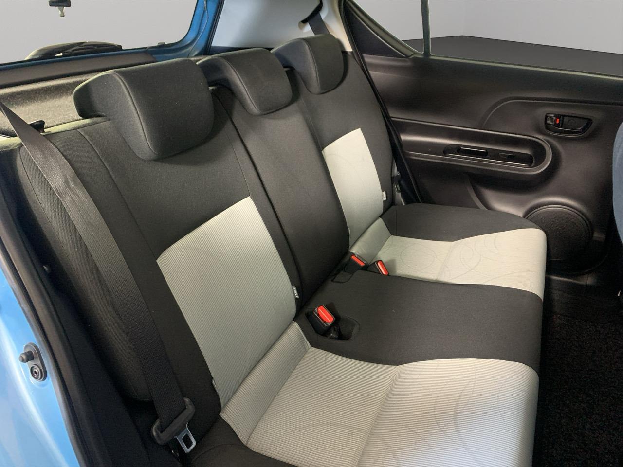 2013 Toyota Aqua S Hatchback PUSH BUTTON START + AUTO LIGHTS + REVERSING CAMERA