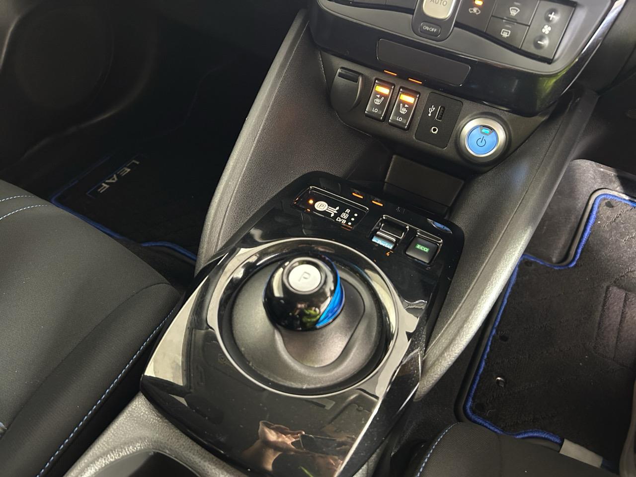 2018 Nissan Leaf 40S Late Model Hatchback REVESING CAMEIA + PUSH START + HEATED SEATS