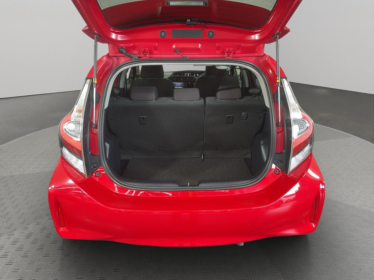 2018 Toyota Aqua New Shape G Hatchback REVERSING CAMERA + PARKING SENSORS