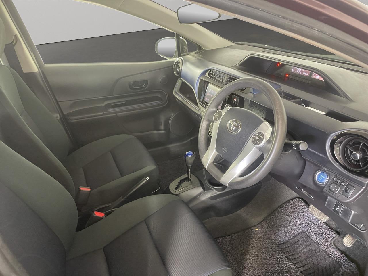 2015 Toyota Aqua Facelift Model S Hatchback REVERSING CAMERA + AUTO LIGHTS + PUSH BUTTON START