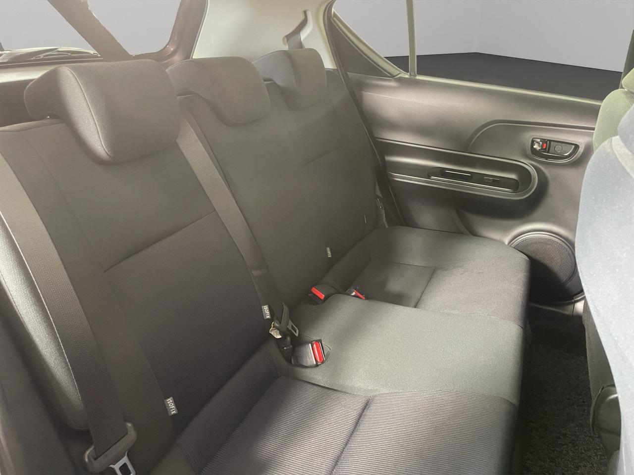 2015 Toyota Aqua Facelift Model S Hatchback REVERSING CAMERA + AUTO LIGHTS + PUSH BUTTON START