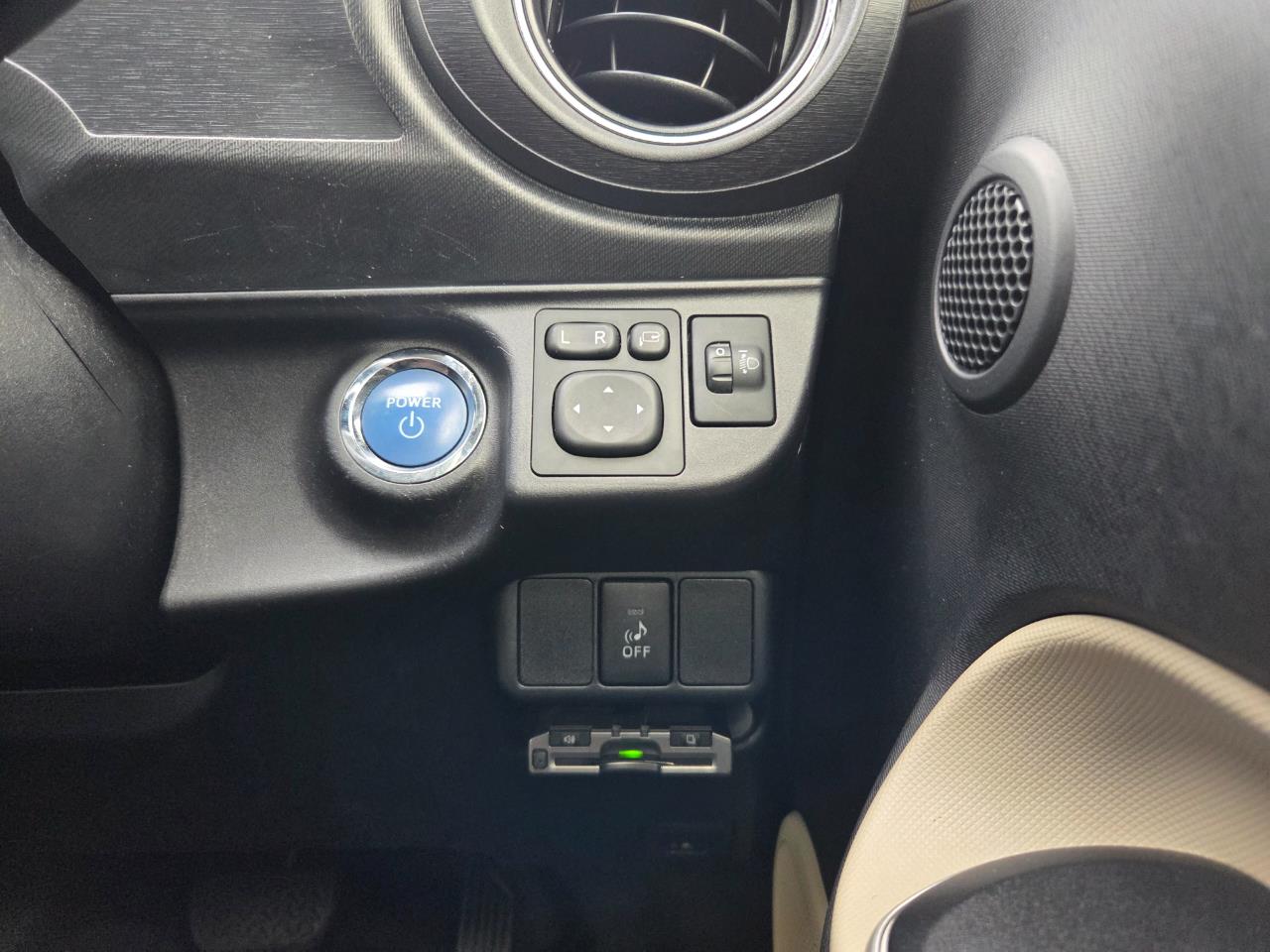 2014 Toyota Aqua G Hatchback SMART KEY + REVERSING CAMERA + PUSH START