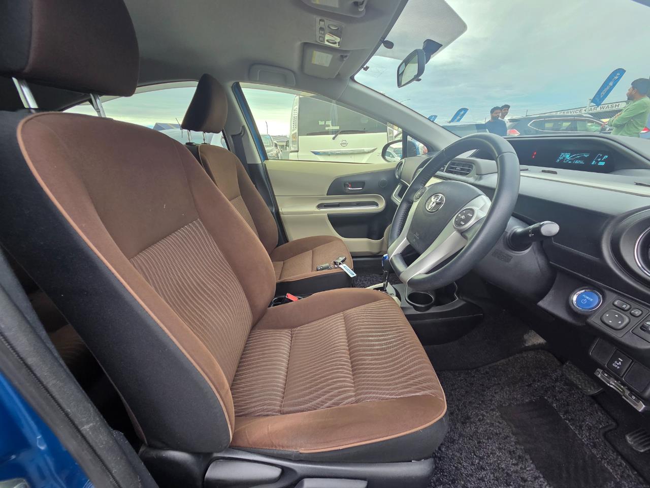 2014 Toyota Aqua G Hatchback SMART KEY + REVERSING CAMERA + PUSH START