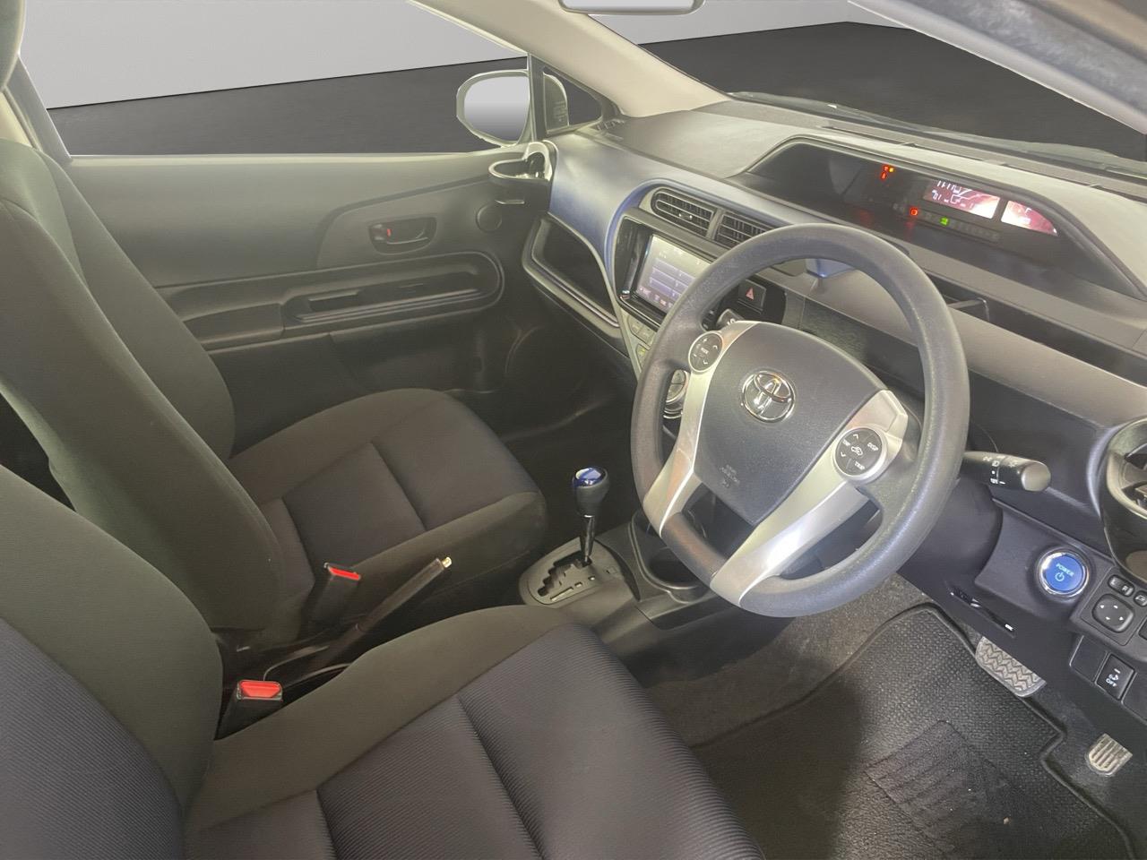 2015 Toyota Aqua Facelift Model S Hatchback REVERSING CAMERA + AUTO LIGHTS + PUSH START