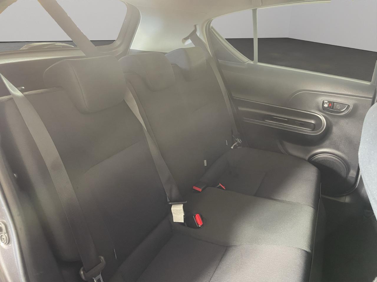 2015 Toyota Aqua Facelift Model S Hatchback REVERSING CAMERA + AUTO LIGHTS + PUSH START