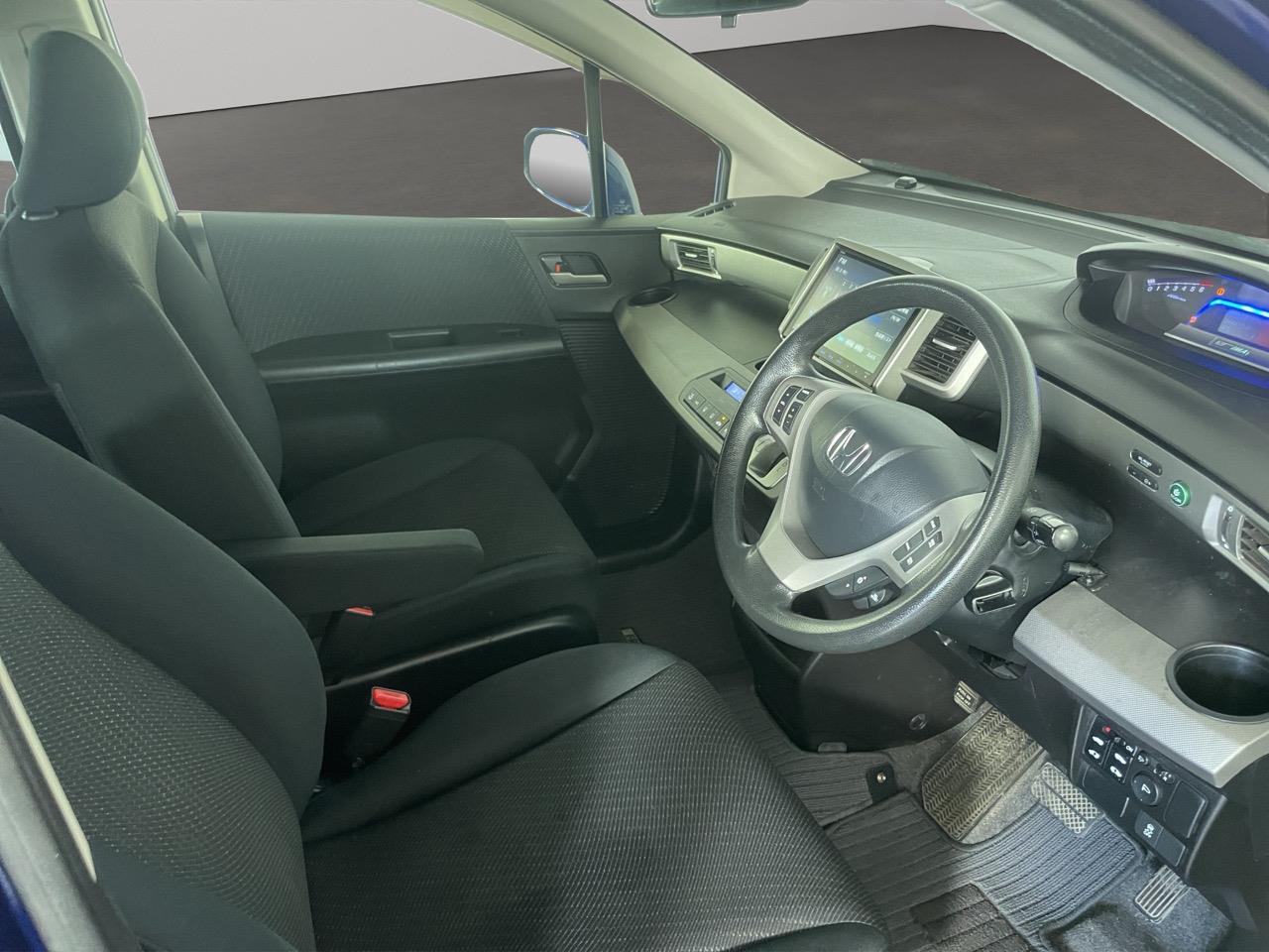 2014 Honda Freed Hybrid People Mover POWER SLIDING DOOR + REVERSING CAMERA