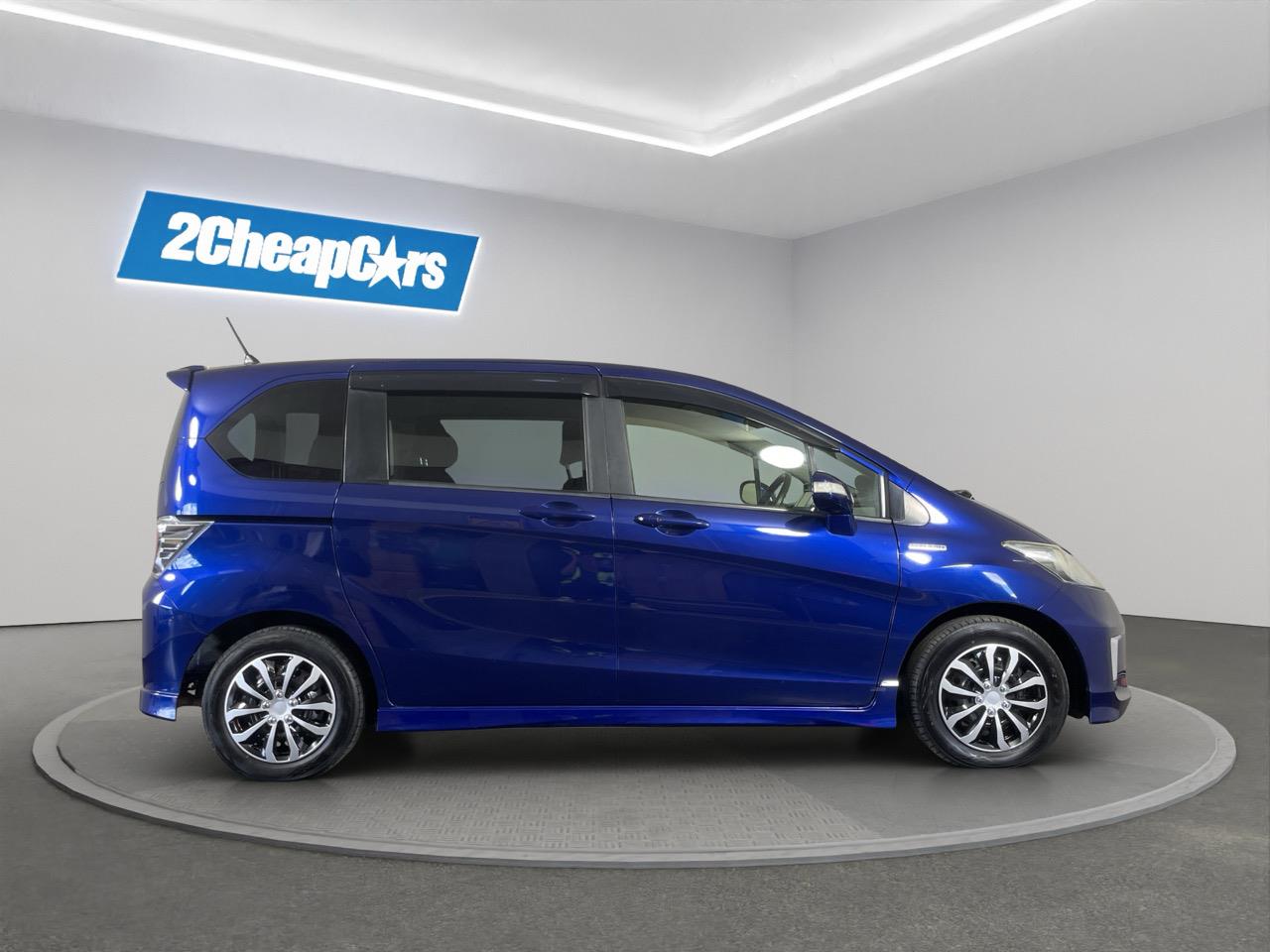 2014 Honda Freed Hybrid People Mover POWER SLIDING DOOR + REVERSING CAMERA