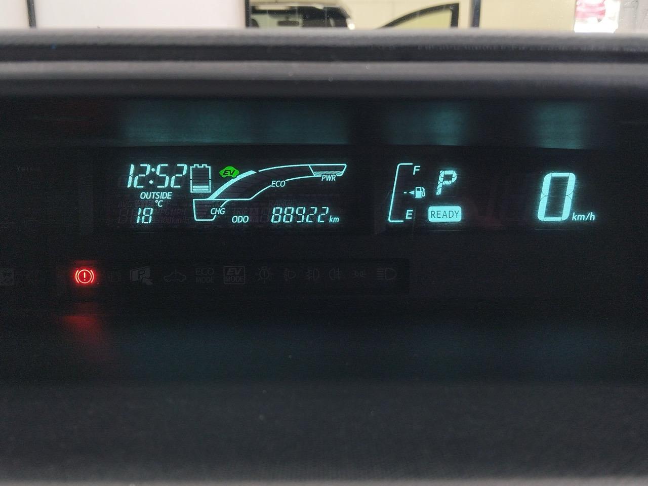 2014 Toyota Aqua S Hatchback HEATED SEATS + PUSH BUTTON START + AUTO LIGHTS 