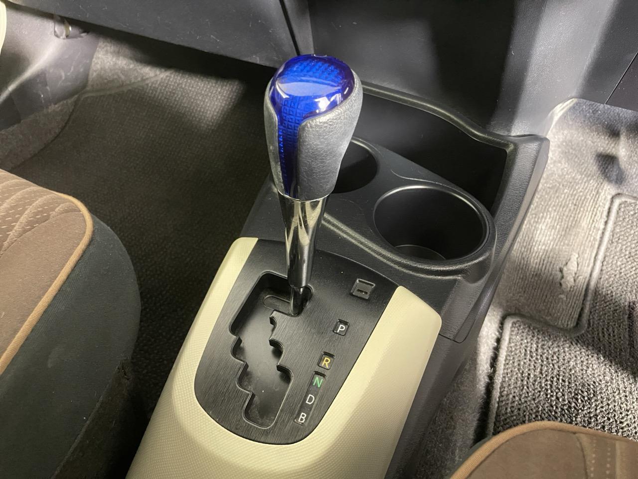 2012 Toyota Aqua G Smart Entry Package Hatchback HEATED SEATS + AUTO LIGHTS + PUSH START