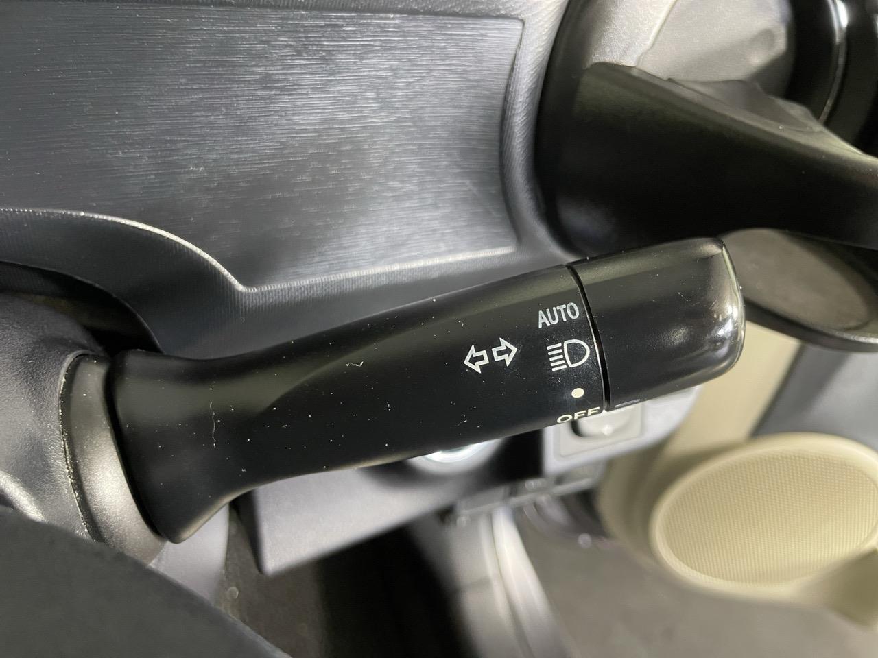 2012 Toyota Aqua G Smart Entry Package Hatchback HEATED SEATS + AUTO LIGHTS + PUSH START