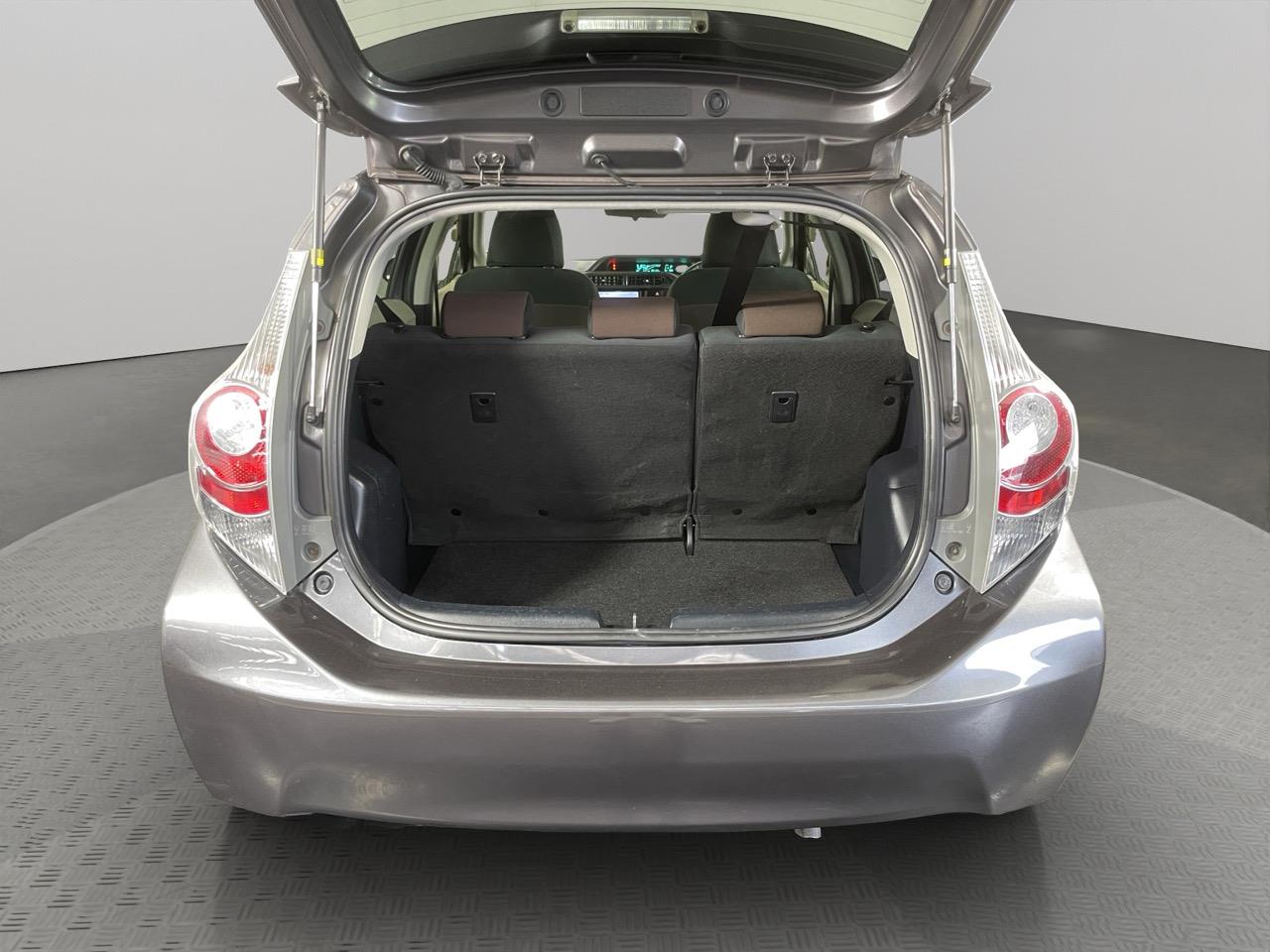 2012 Toyota Aqua G Smart Entry Package Hatchback HEATED SEATS + AUTO LIGHTS + PUSH START