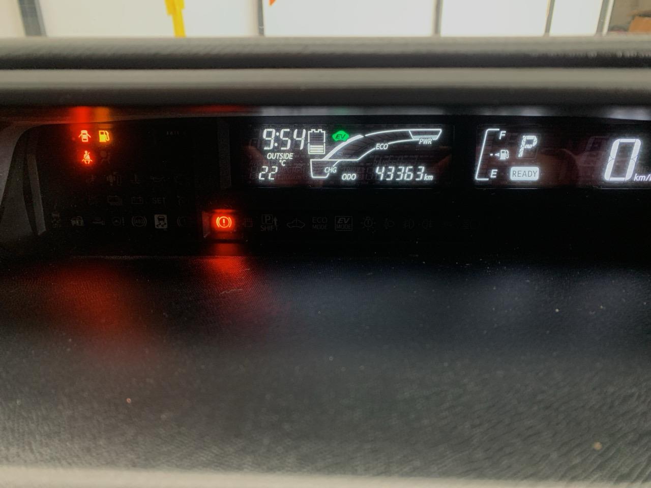 2015 Toyota Aqua Hybrid Hatchback LOW KMS + REVERSING CAMERA + AUTO LIGHTS