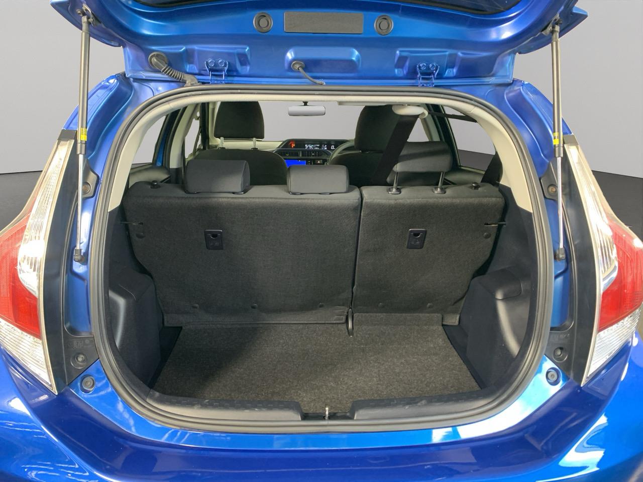 2015 Toyota Aqua Hybrid Hatchback LOW KMS + REVERSING CAMERA + AUTO LIGHTS