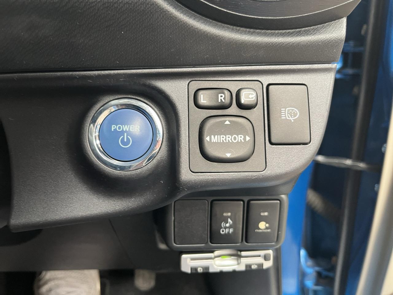 2012 Toyota Aqua G Hatchback HEATED SEATS + REVERSING CAMERA + SMART KEY