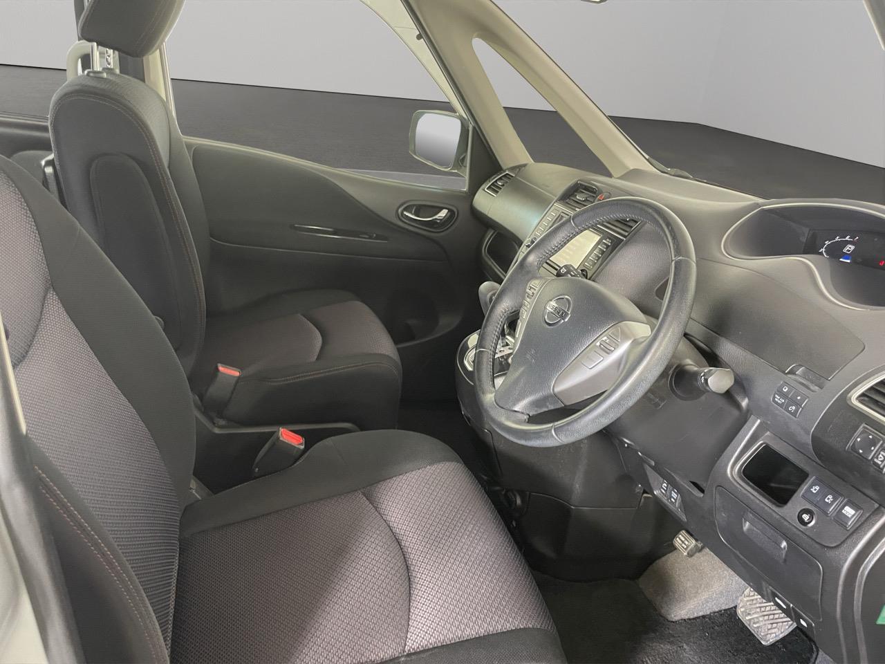 2013 Nissan Serena Hybrid People Mover REVESING CAMERA + PUSH SRART + AUTO LIGHTS