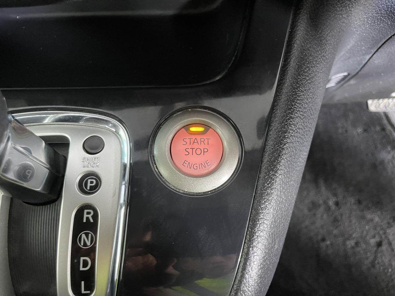 2013 Nissan Serena Hybrid People Mover REVESING CAMERA + PUSH SRART + AUTO LIGHTS