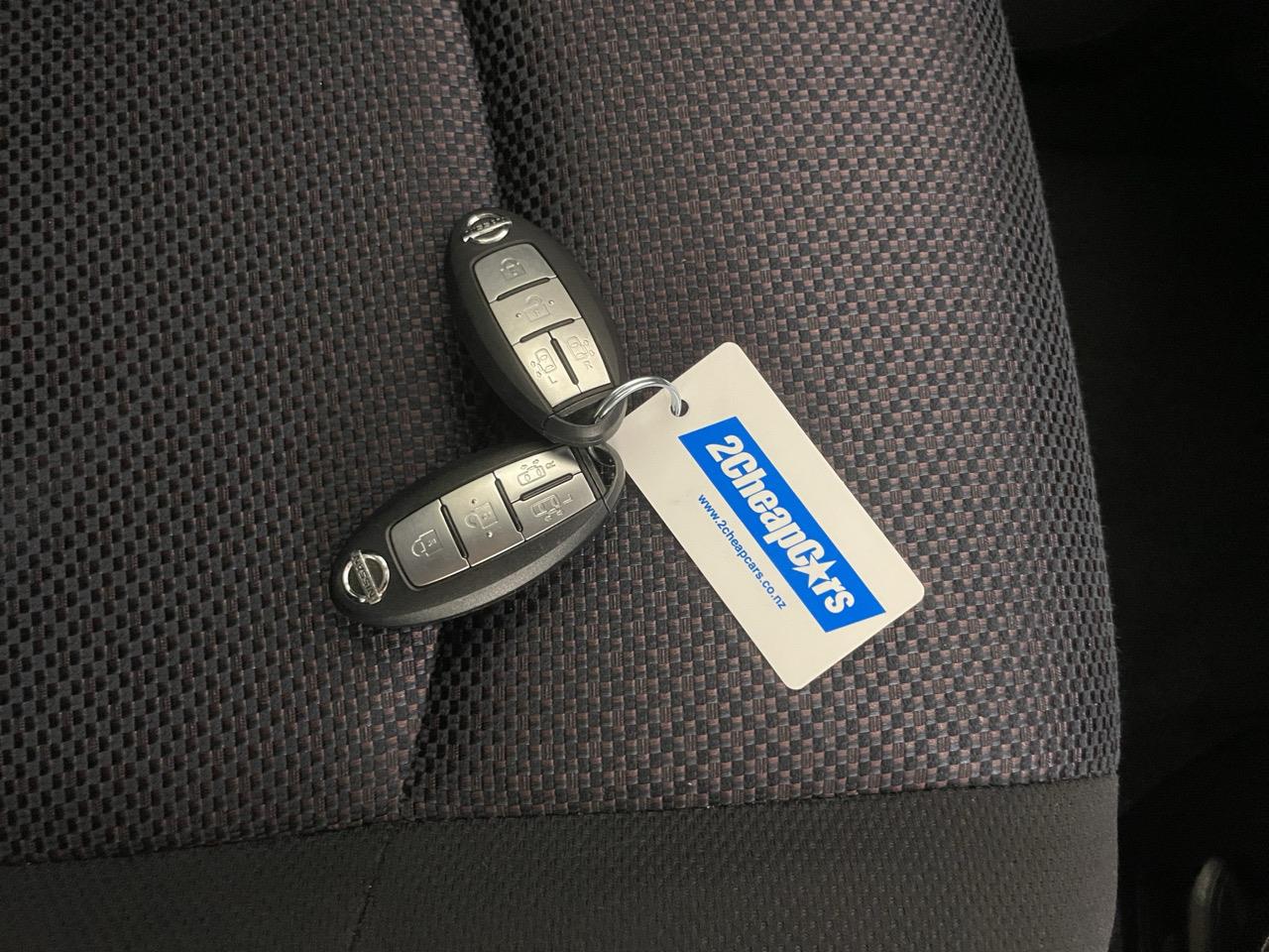 2013 Nissan Serena Hybrid People Mover REVESING CAMERA + PUSH SRART + AUTO LIGHTS