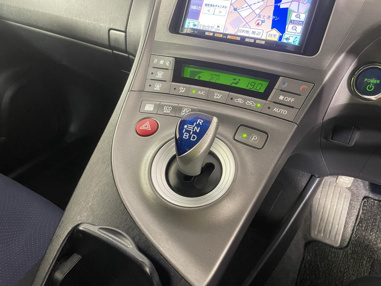 2012 Toyota Prius S Station Wagon REVERSING CAMERA + AUTO LIGHTS + PUSH START