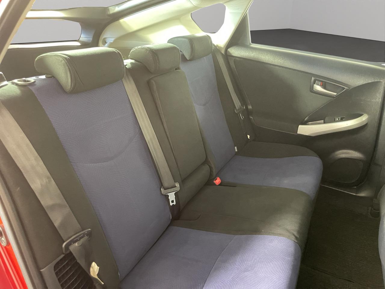 2012 Toyota Prius S Station Wagon REVERSING CAMERA + AUTO LIGHTS + PUSH START