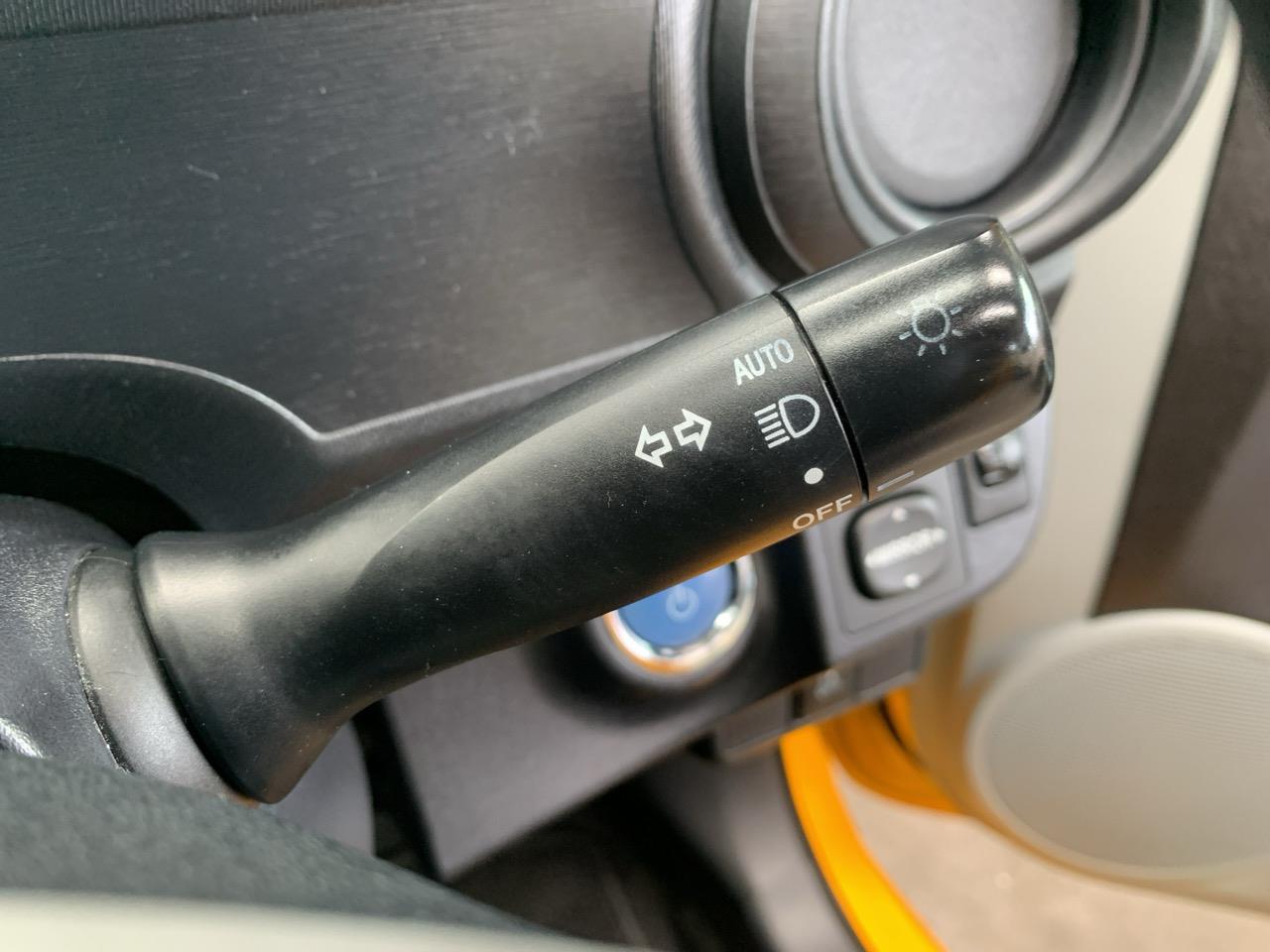 2013 Toyota Aqua S Hatchback REVERSING CAMERA + PUSH BUTTON START + AUTO LIGHTS