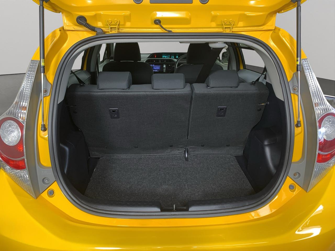 2013 Toyota Aqua S Hatchback REVERSING CAMERA + PUSH BUTTON START + AUTO LIGHTS