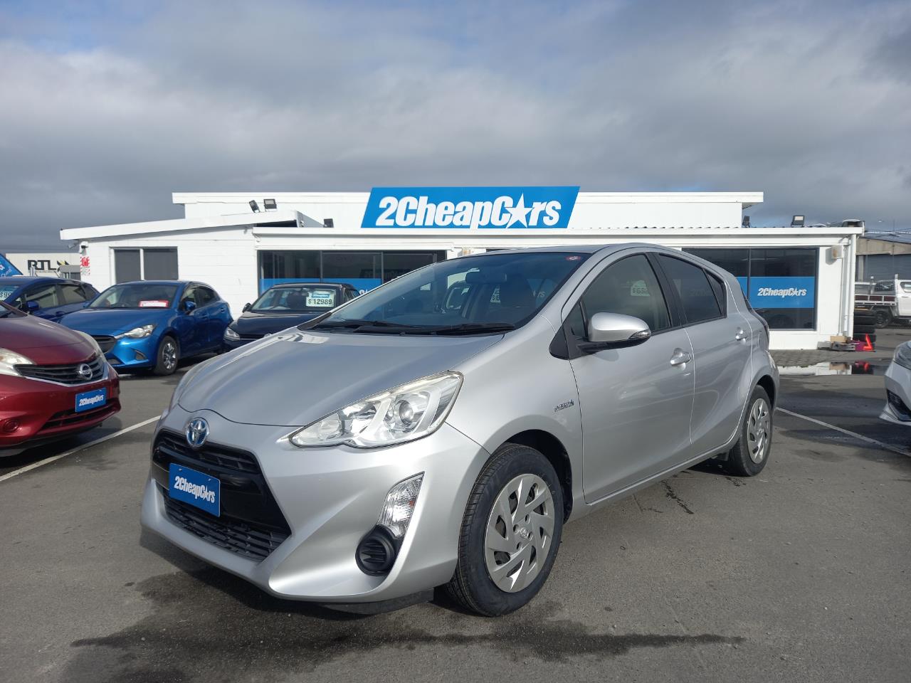 2015 Toyota Aqua FACELIFT MODEL Hatchback
